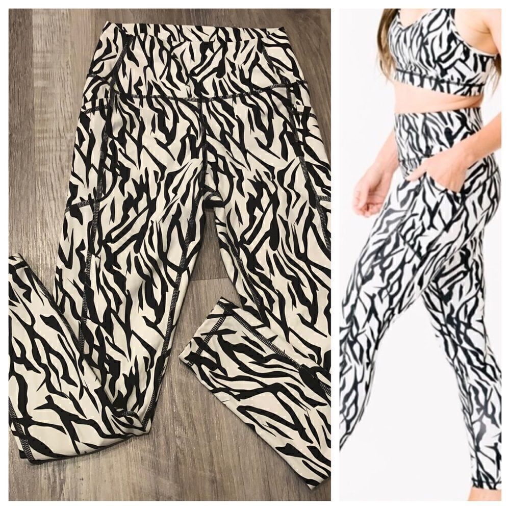 ‎ZYIA Active Zebra Safari Animal Print Athletic Pocket Legging Size 4